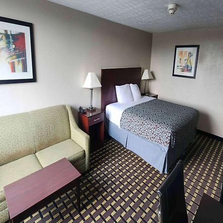 Days Inn By Wyndham Fort Wright Cincinnati Area Buitenkant foto