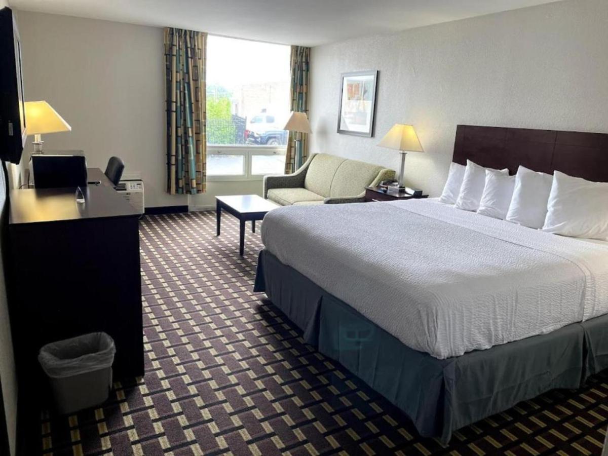 Days Inn By Wyndham Fort Wright Cincinnati Area Buitenkant foto