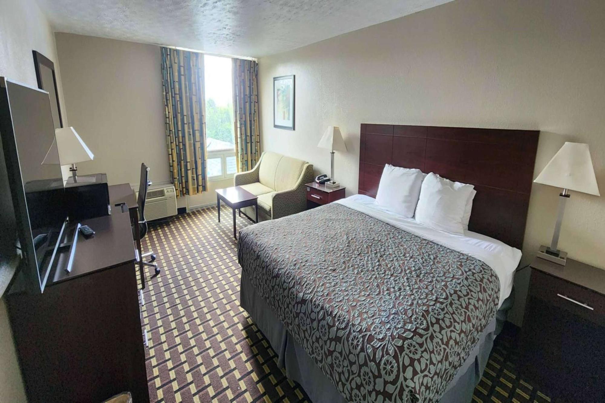 Days Inn By Wyndham Fort Wright Cincinnati Area Buitenkant foto