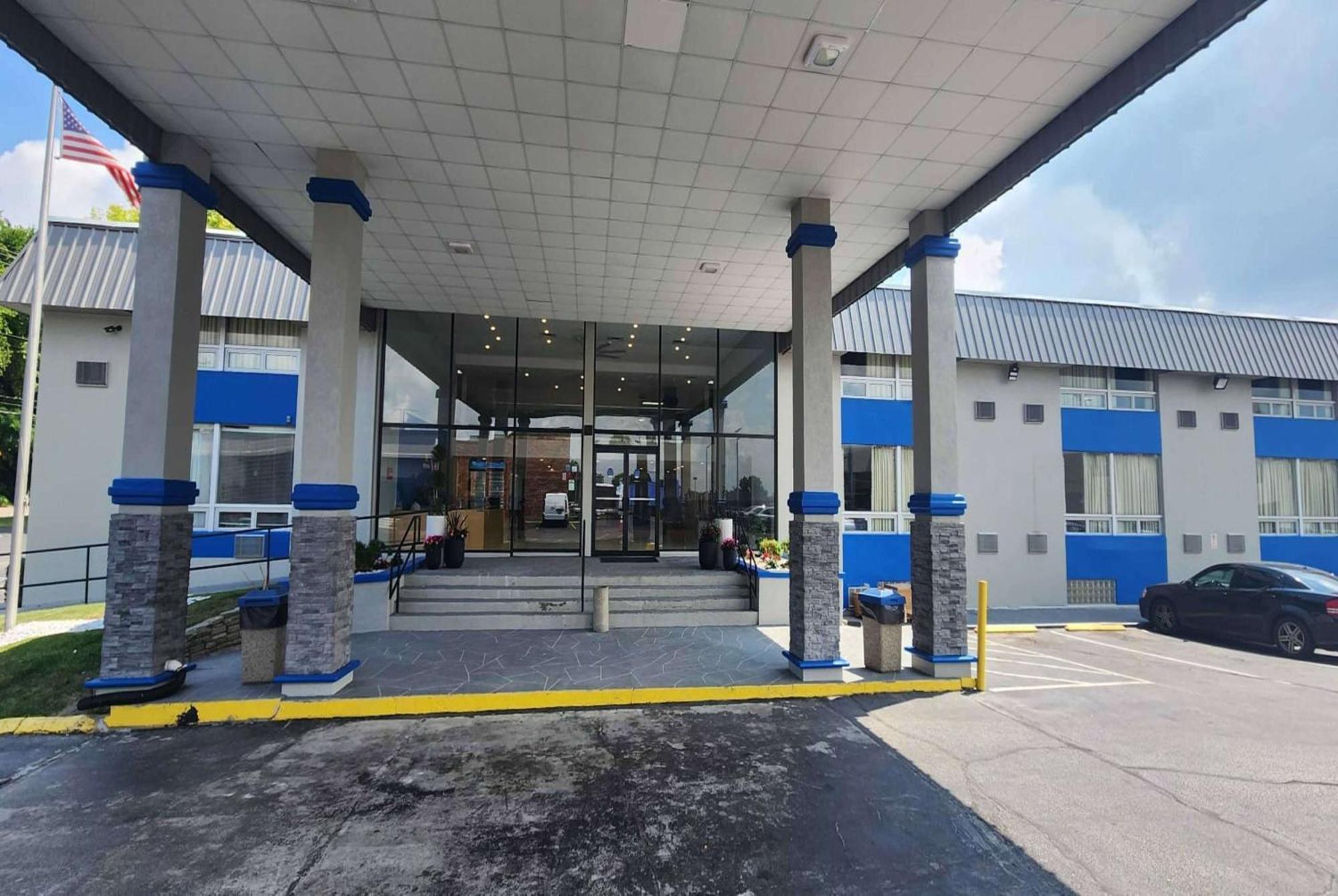 Days Inn By Wyndham Fort Wright Cincinnati Area Buitenkant foto