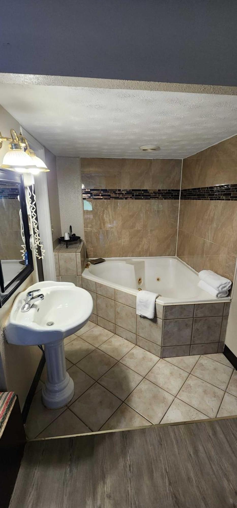 Days Inn By Wyndham Fort Wright Cincinnati Area Buitenkant foto
